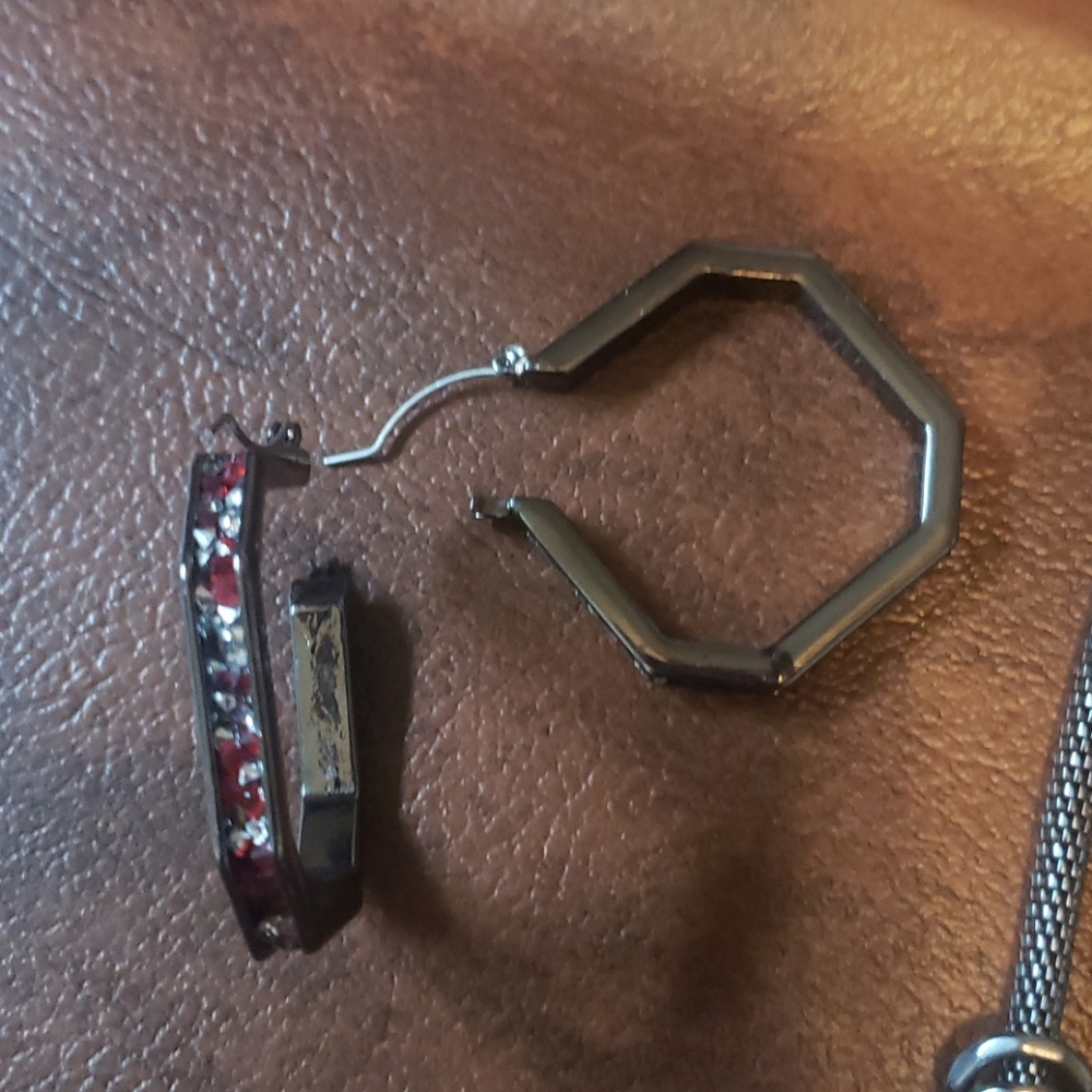 Necklace - Picture 2 of 4